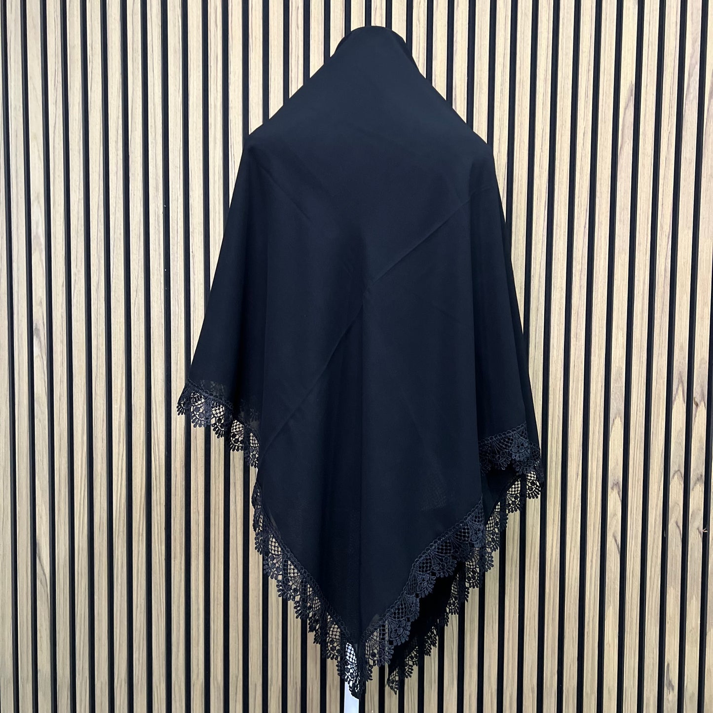 Black Khaleeji with lace trim