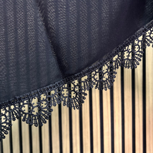 Black Khaleeji with lace trim