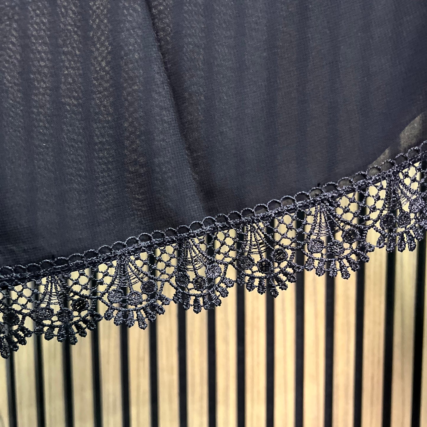 Black Khaleeji with lace trim