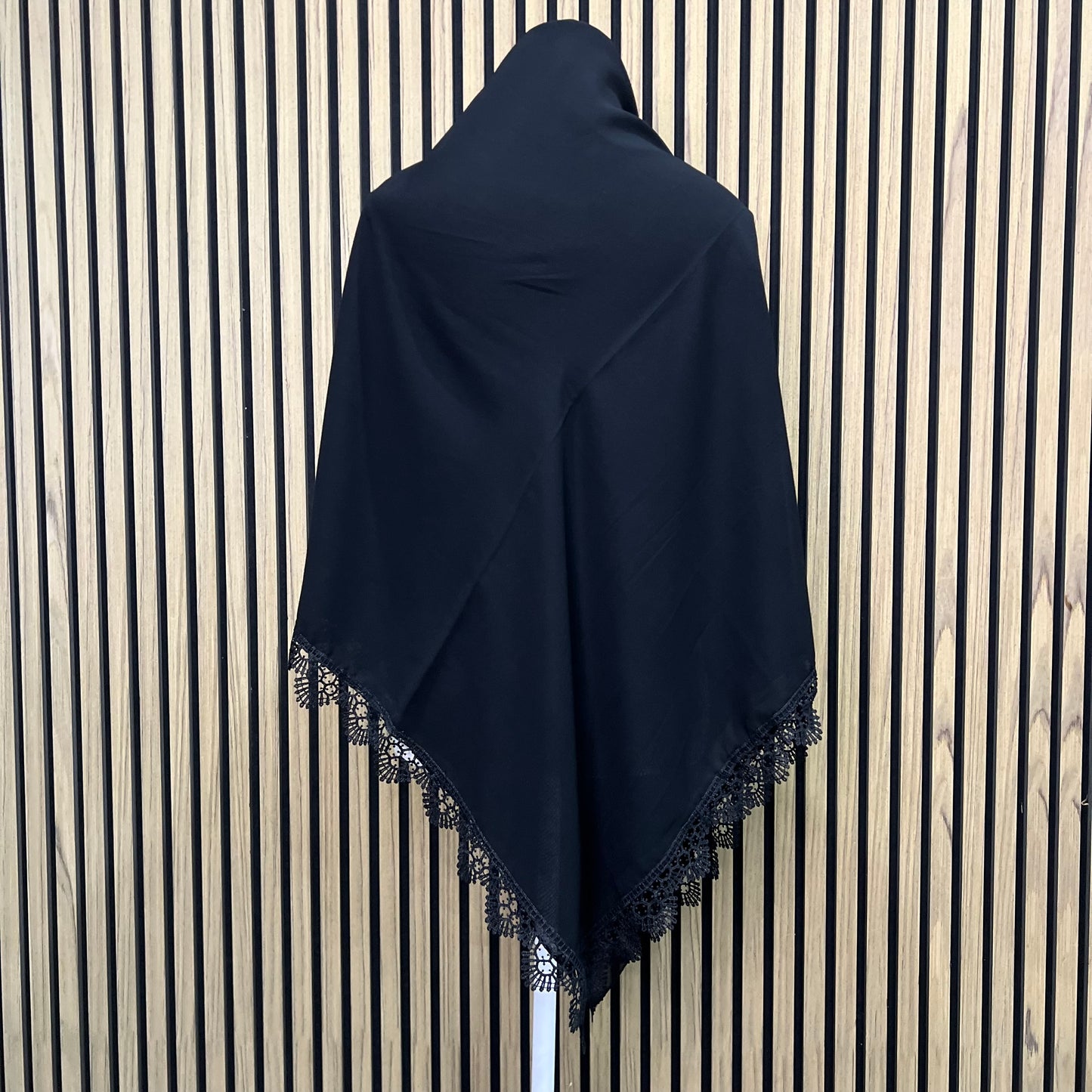 Black Khaleeji with lace trim